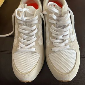 Veja Venturi Running Sneakers